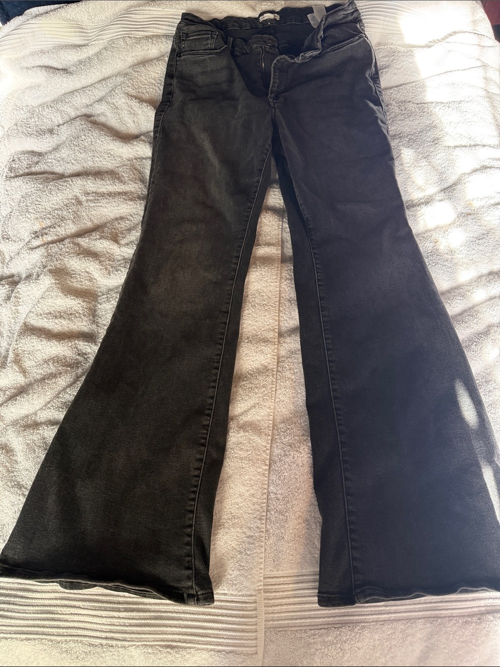 Good American Always Fits Bootcut Jeans
